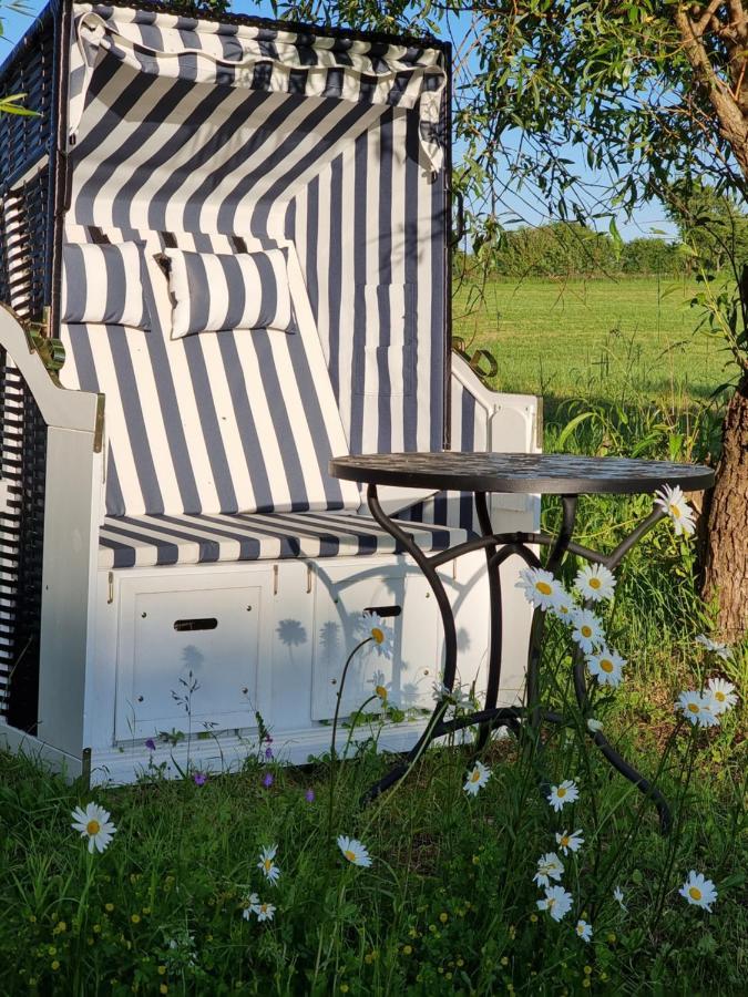 4B Oesterlen Bed & Breakfast Tomelilla Exterior foto